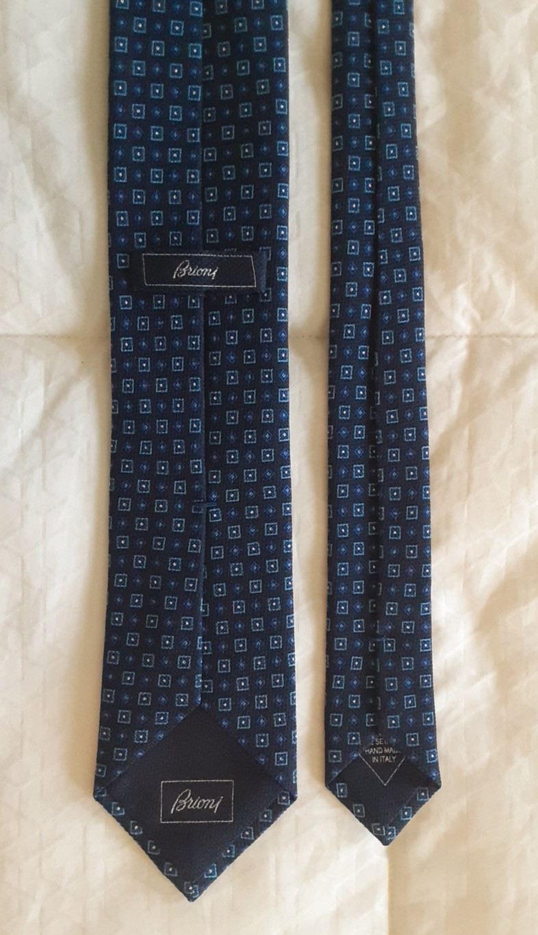 Brioni Silk Jacquard Tie 3.25″ x 61″ Navy Blue Foulard Handmade in Italy