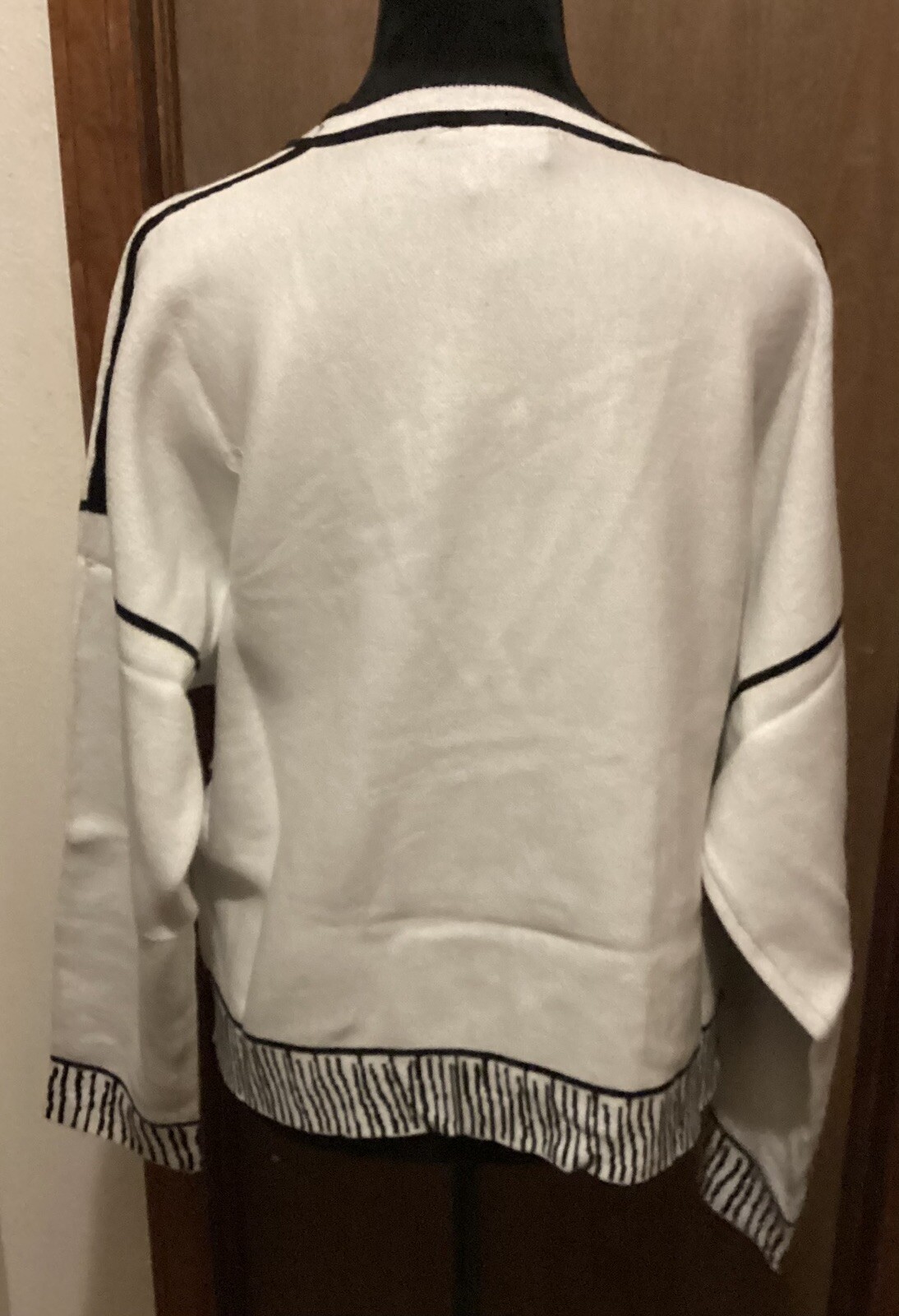 Davi & Dani Ivory Sweater Size L