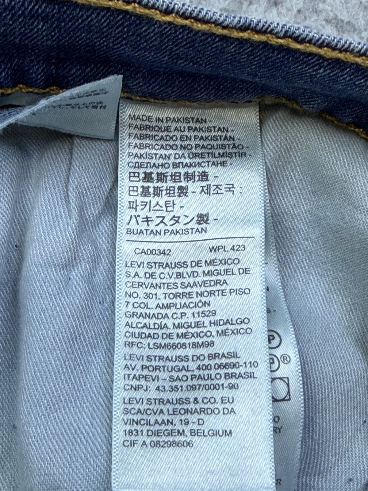 Levis 541 Jeans Men 56×30 B&T Blue Denim Stretch Athletic Fit Tapered Leg 28 NWT
