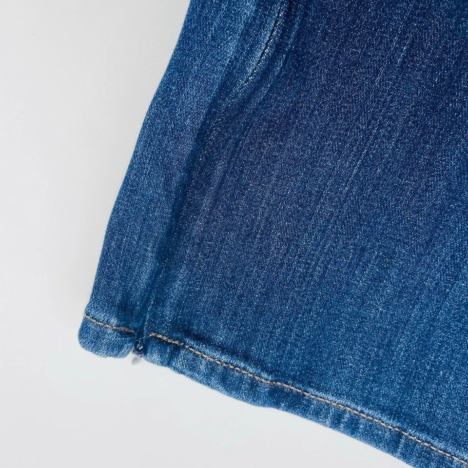 Universal Thread Womens Size 4/27R Adaptive Bootcut Jeans in Dark Denim Wash