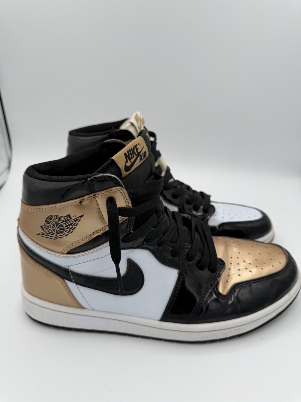 Nike Air Jordan 1 Mid SE Patent Metallic Gold Black White CQ9828-131 Men’s 8