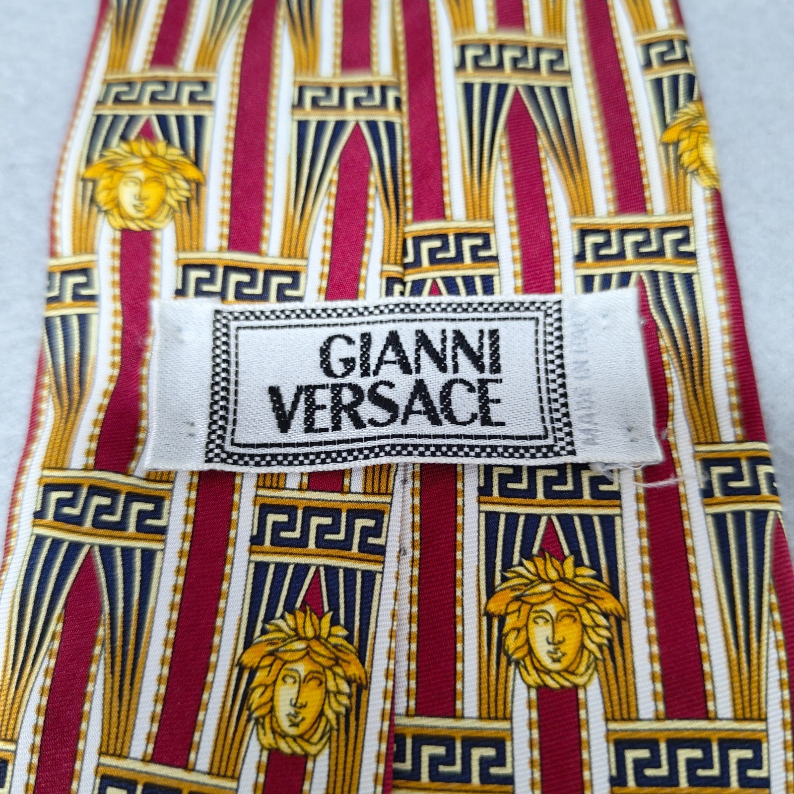 Gianni Versace 100% Silk 9cm Wide 144cm Long Tie Mens