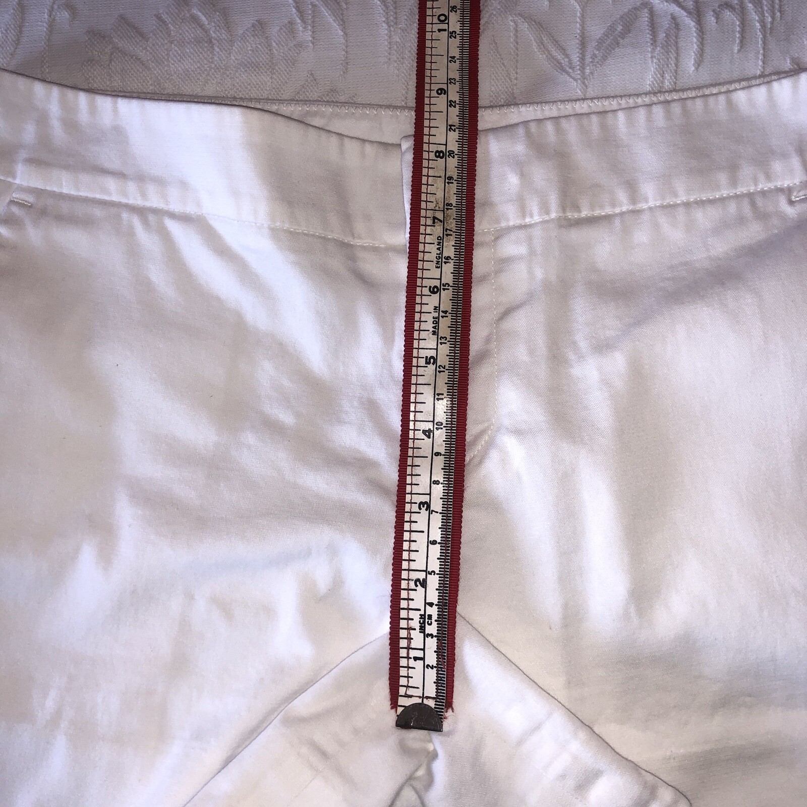 CLUB MONACO WOMENS SIZE 00 WHITE FLAT FRONT SCALLOP LEG SHORTS