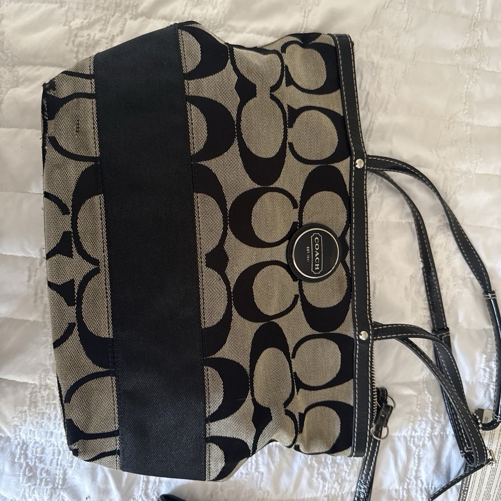 Coach Signature Pattern Large Tote Bag Black/Gray Zip Top Detachable Strap