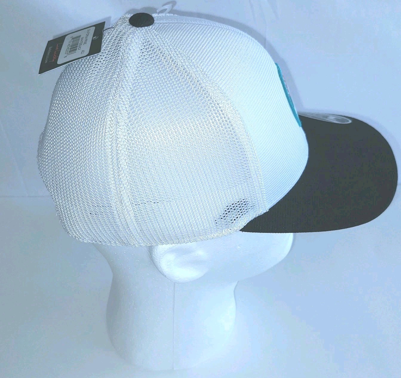 Black Clover One Ten FlexFit Tech Mens Mesh Back Adjustable Cap White Black NWT