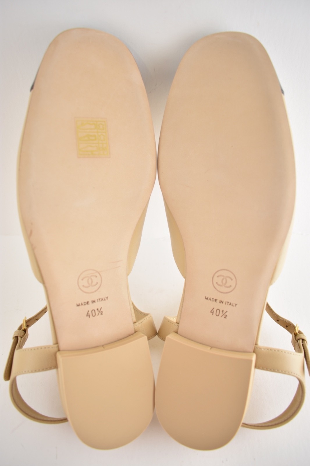 Chanel 25P Beige Black Gold CC Slingback Ankle Strap Ballerina Ballet Flat 40.5