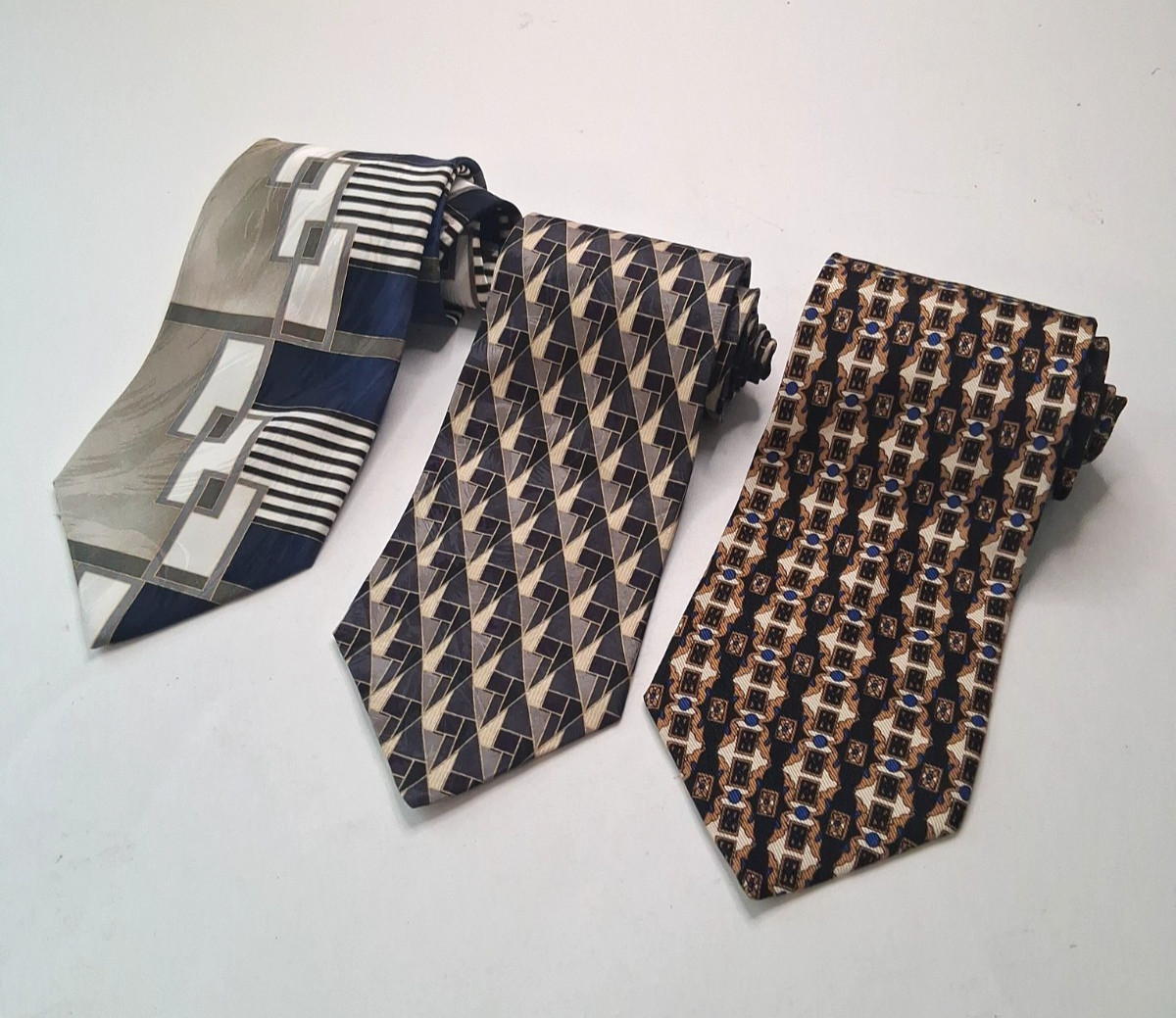 Lot of 3 Black Gold Cream Neckties Name Brands Assorted Sizes Patterns Fabric