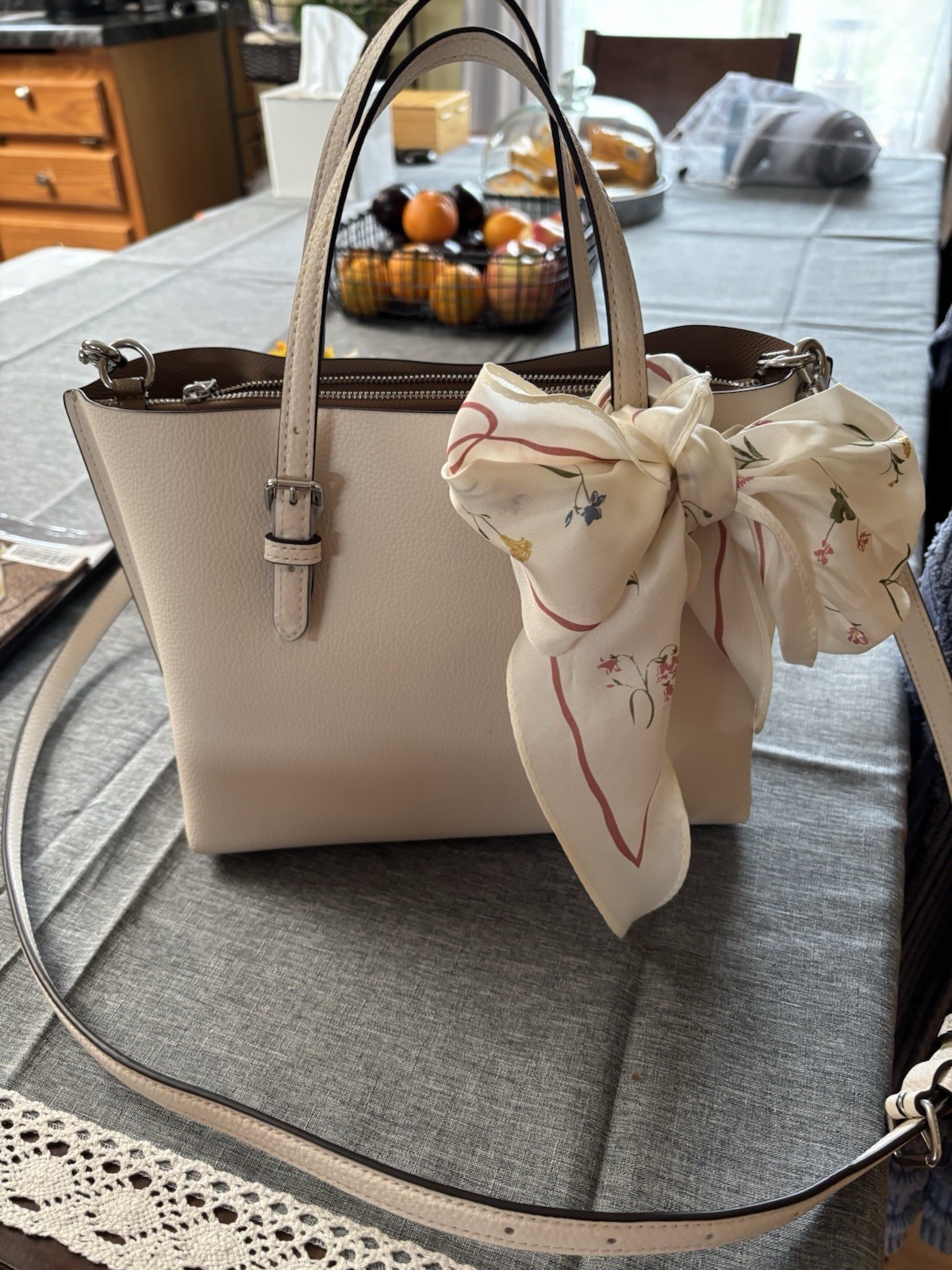 Coach Women’s hand bag CV966 MOLLIE TOTE 25 2Way Shoulder Bag . With Scarf.