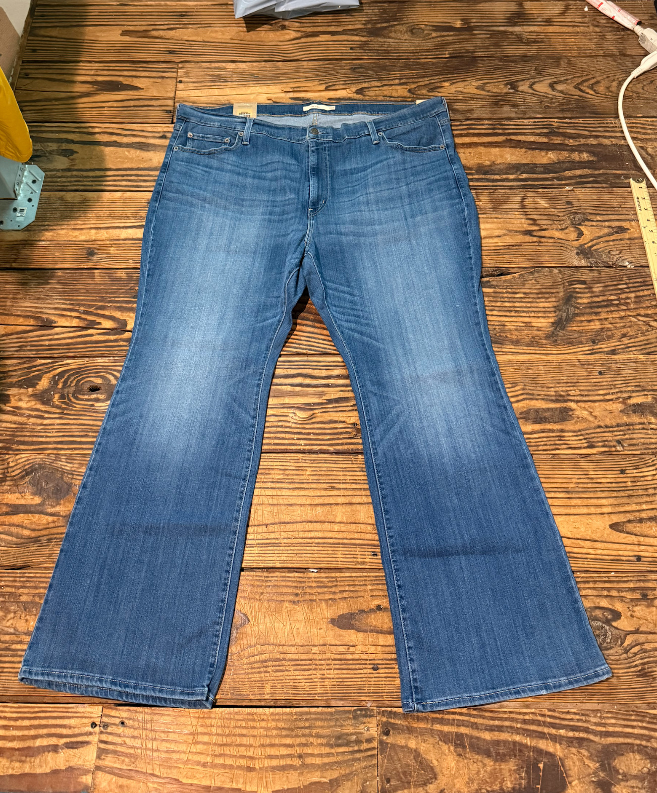 NEW Levis 726 High Rise Flare Jeans Medium Wash Denim Blue Women’s W26 L30 NWT