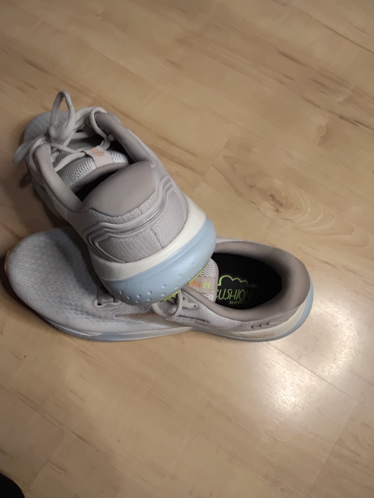 Brooks Glycerin 21 Womens Running Shoes Sz 11 WideD Gray/blue Athletics.