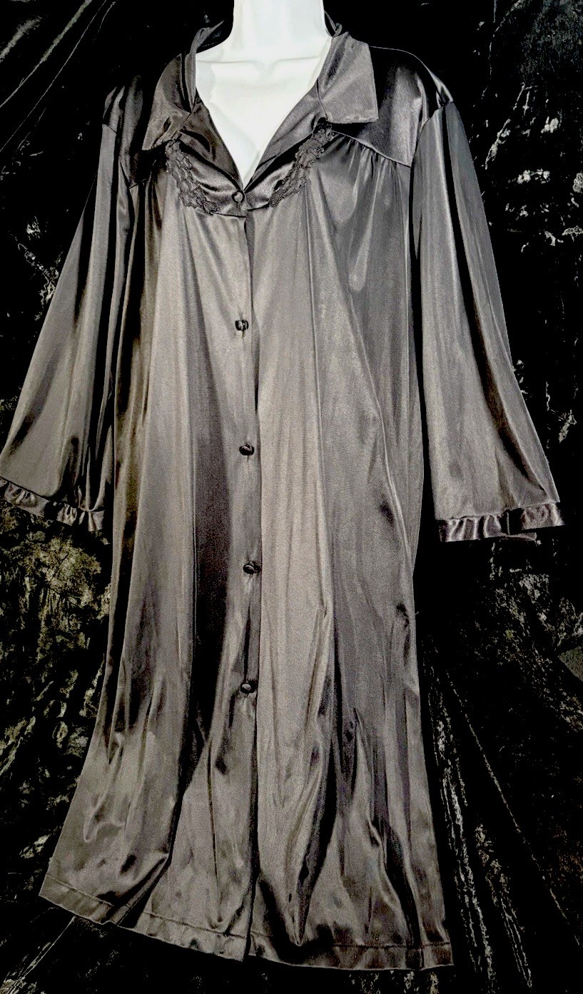 Vanity Fair Black LIQUID Satin Robe Sz XXL Knee Length EUC Vintage