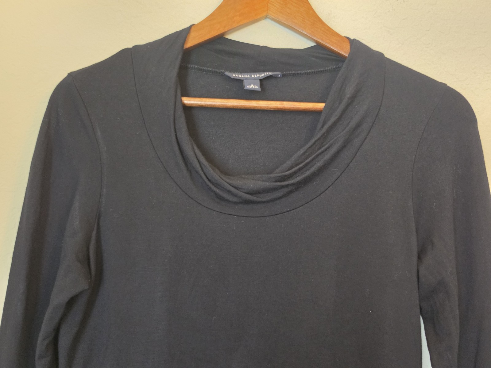 Banana Republic Drape Neck Top Womens Size Small Black Minimalist Corporate Chic