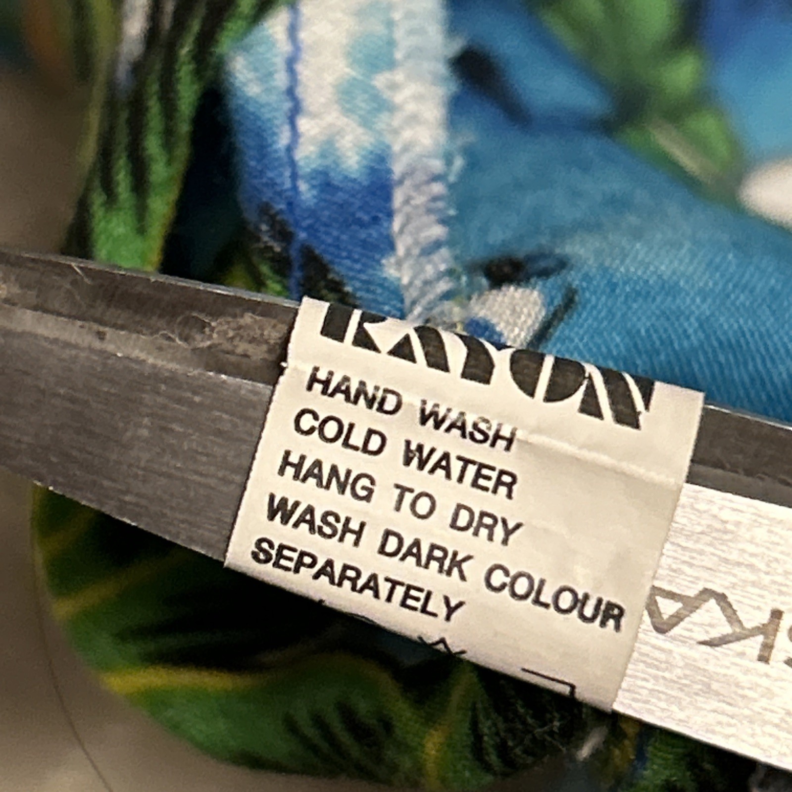 ISLAND EXPRESSIONS 100%RAYON hand wash Blue Button Front size XXXXL