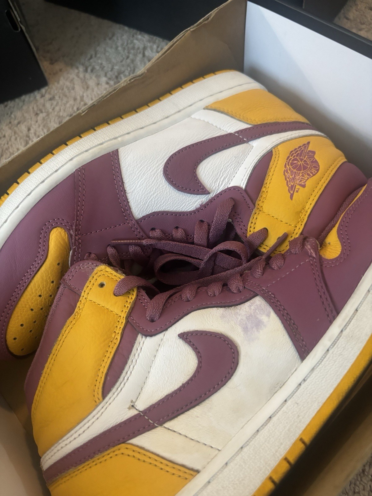 Jordan Air Jordan 1 Retro High OG Brotherhood High Top 2022 555088-706