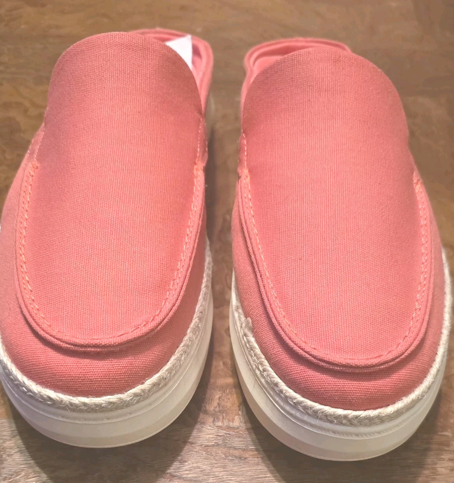 KIM ROGERS CANVAS SLIP ON SHOES~8M~CORAL NICOLE~ULTRA COMFORT TECHNOLOGY