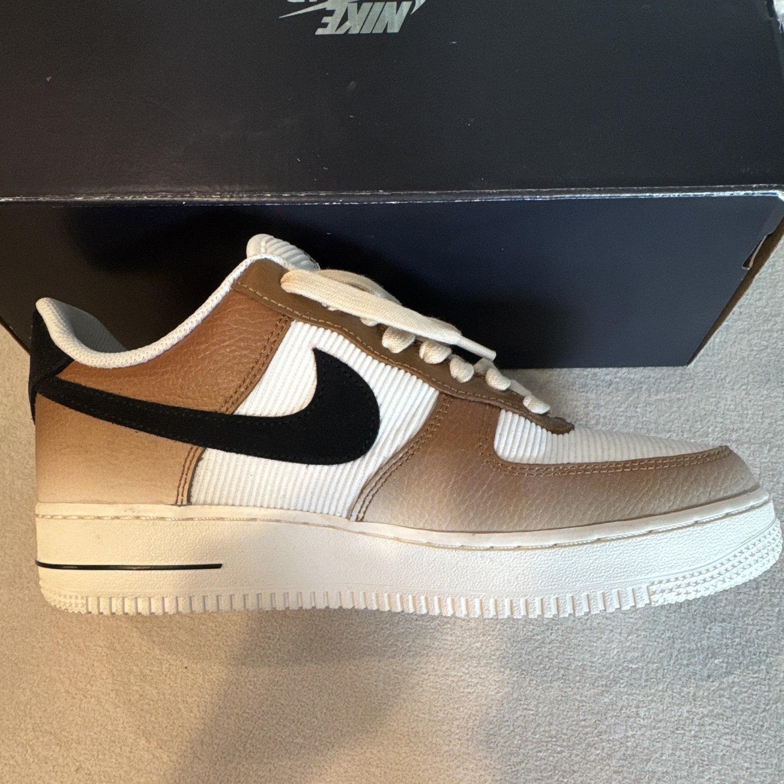 Nike Air Force 1 ’07 Low Top Leather Lace-Up Colorblock Beige/White/Black