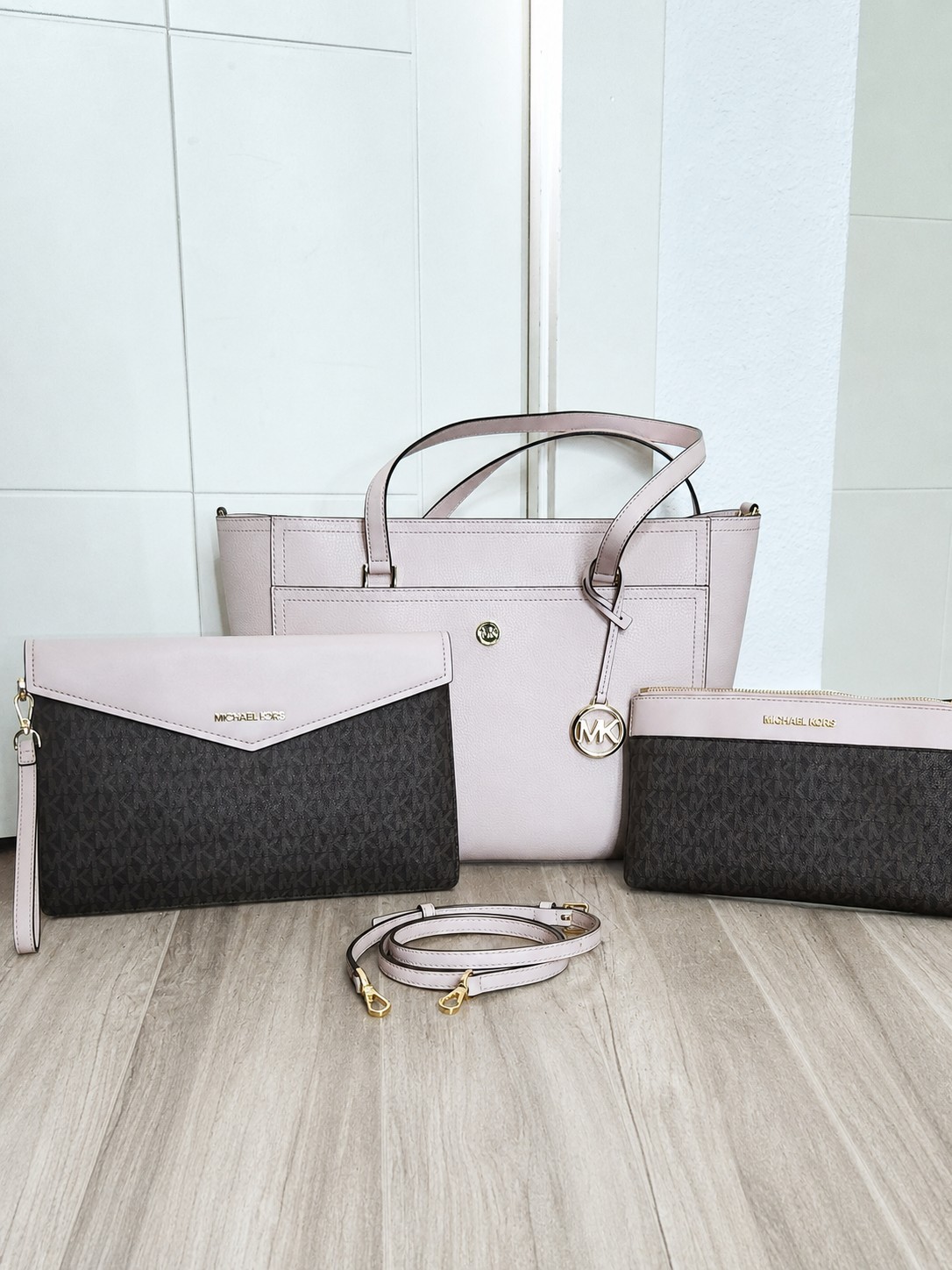 NWT Michael Kors Maisie 3 Piece Handbag, Crossbody, Wallet Set In Powder Blush