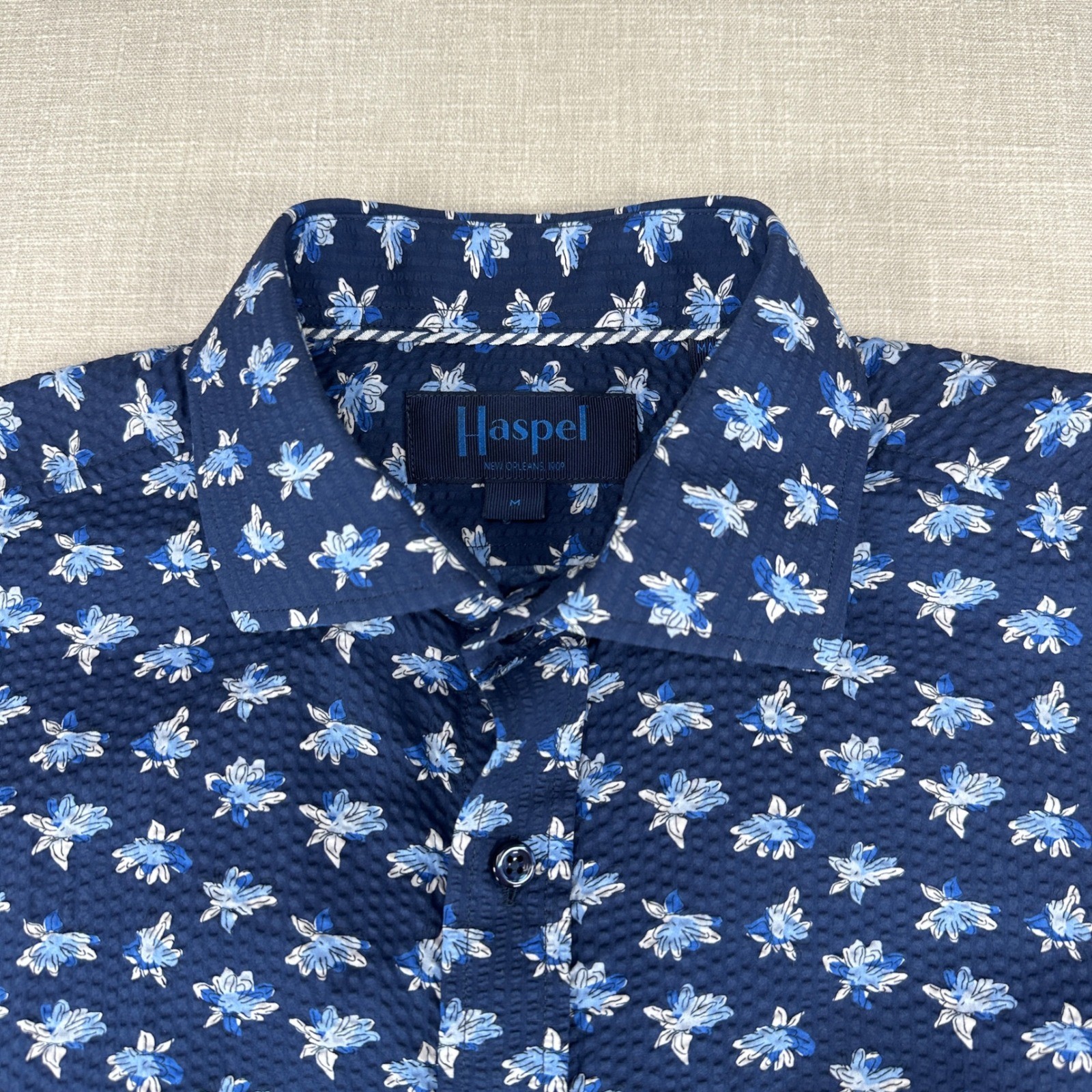 Haspel Button Up Shirt Mens Medium Navy Blue Floral Seersucker Made in Italy EUC