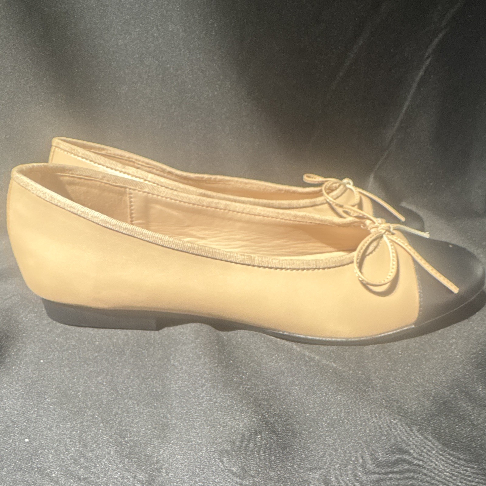 Women’s Two-Tone Colorblock Cap Toe Bow Ballet Flats Slip-On Beige/Black