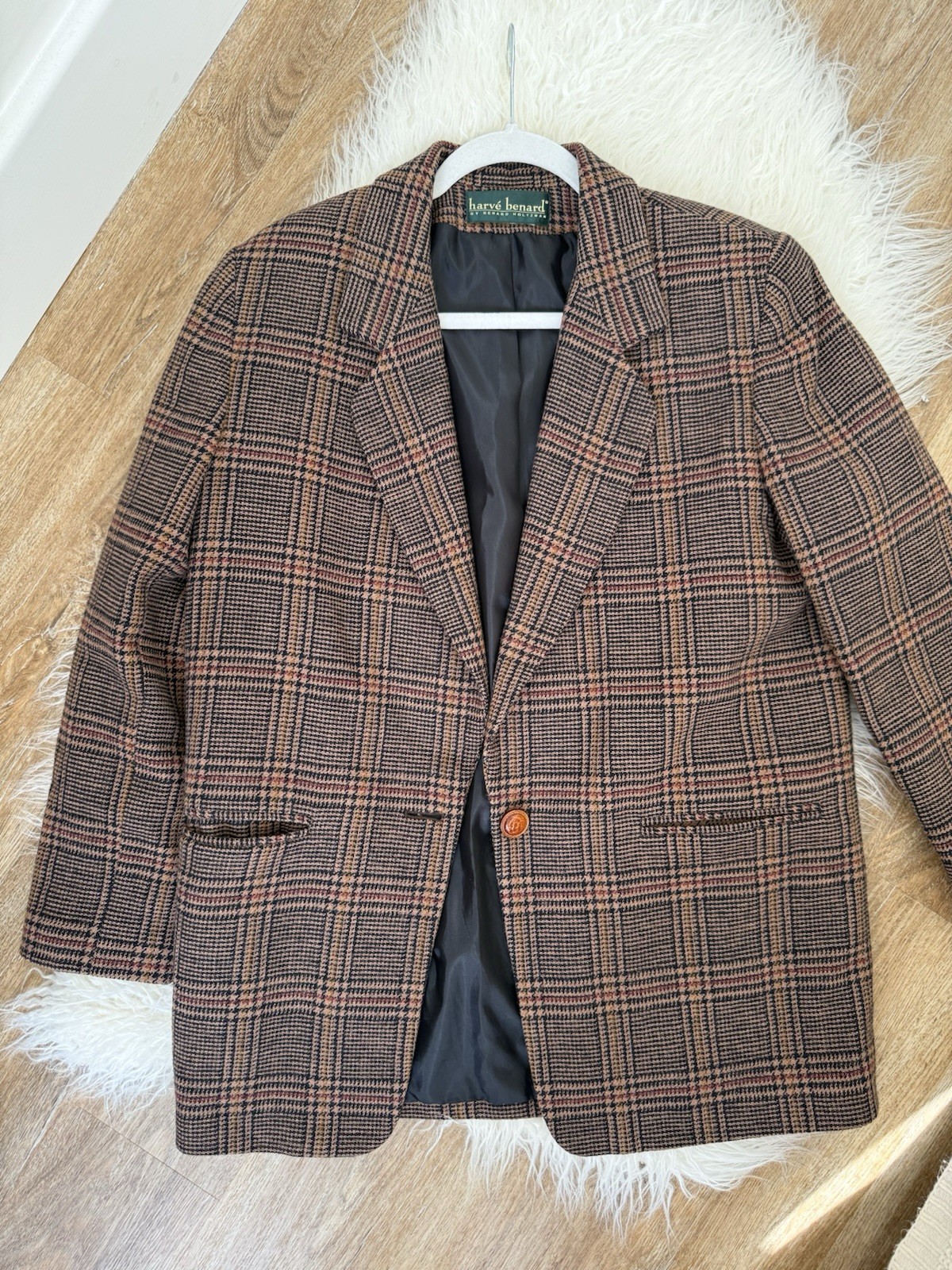 Vintage plaid wool blazer by Harvé Benard; “old money” style, size M.