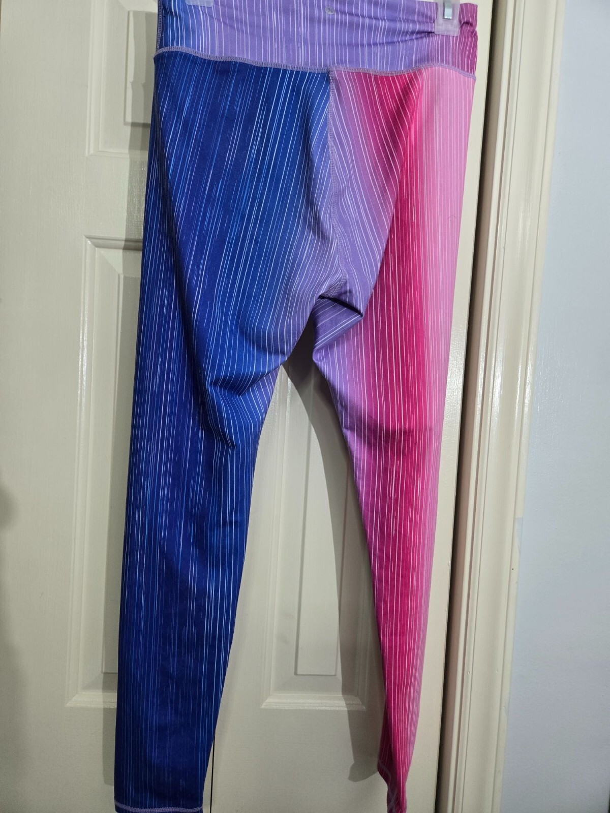 Xersion Womens Gradient Stripe Leggings M Polyester/Spandex Blend Purple/Pink/Bl