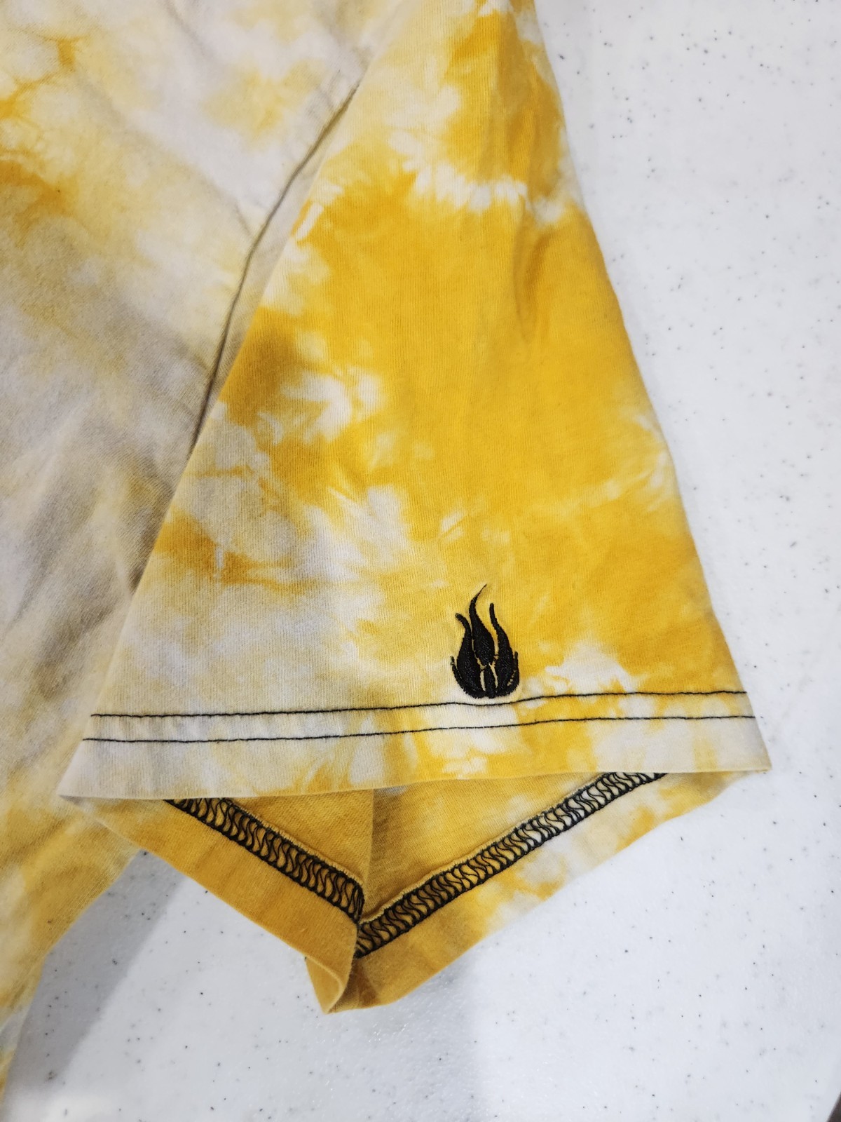 Rare Official RWBY Rooster Teeth Tie-Dye T-Shirt Size L Bumbleby Embroidered Tee