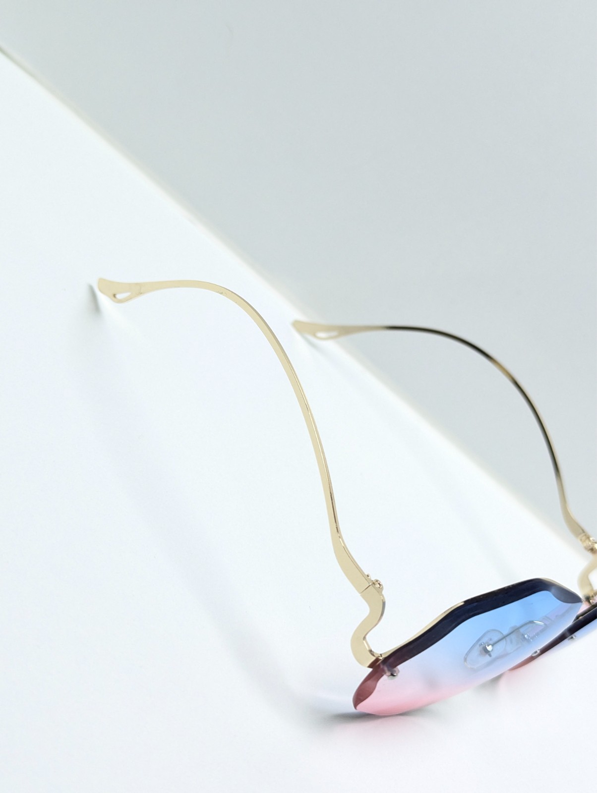 Chic Blue Pink Gradient UV Gold Geometric Semi Rim Women’s Fashion Sunglasses
