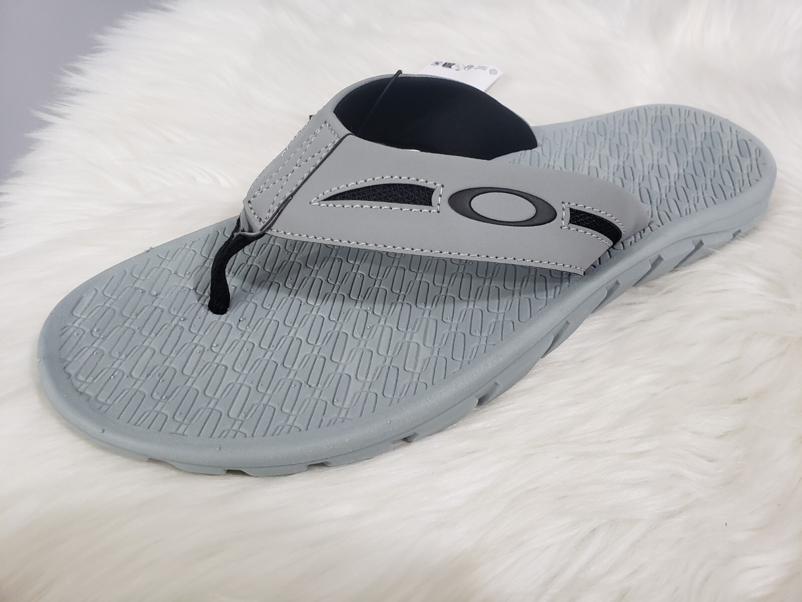 NEW WITH TAGS Oakley Sz 7 Operative Sandals 2.0 Grey 13477-22Y Flip Flop Slides