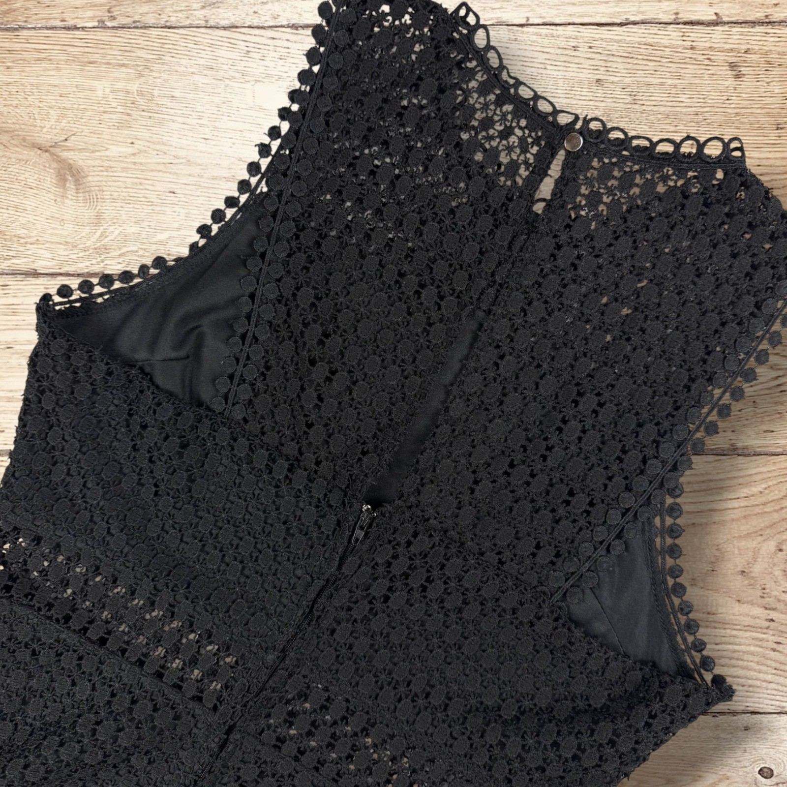 FRANCESCAS Womens Black Crochet Lace Sleeveless Fit and Flare Dress Size M