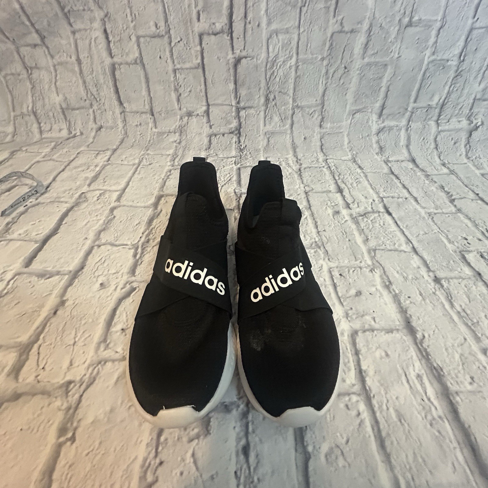 adidas Cloudfoam Lightweight Slip-On Sneakers Women’s Black/White 6