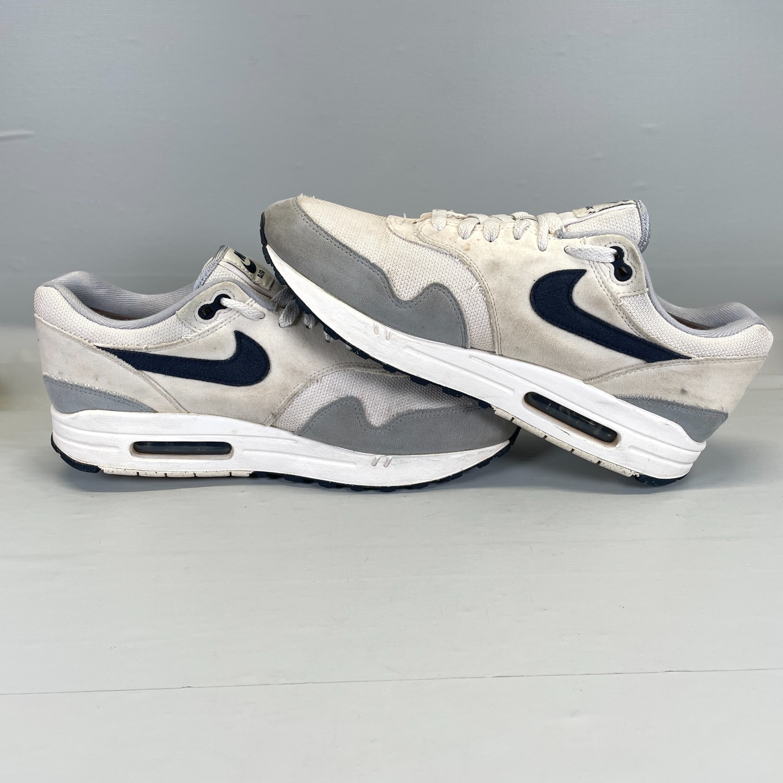 Nike Air Max 1 Shoes Mens Size 10 Gray White Mesh Suede Lace Up Athletic Sneaker