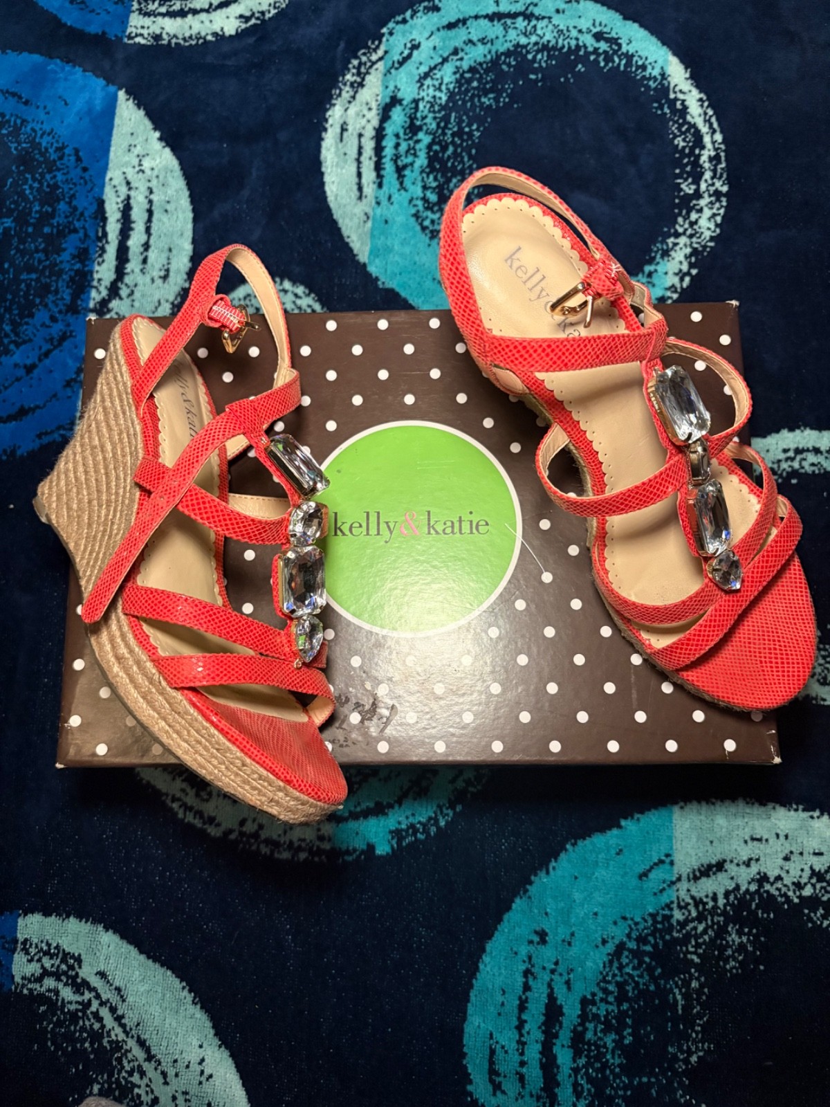 Mixture of Calvin Klein and Many more Heels and Pumps. All siize 6 to 6 1/2 .