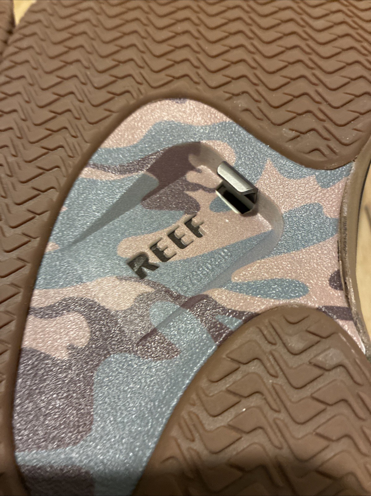 NWT $65 REEF Fanning Men’s Flip-Flop Sandal & Sole Bottle Opener Camo Size 12