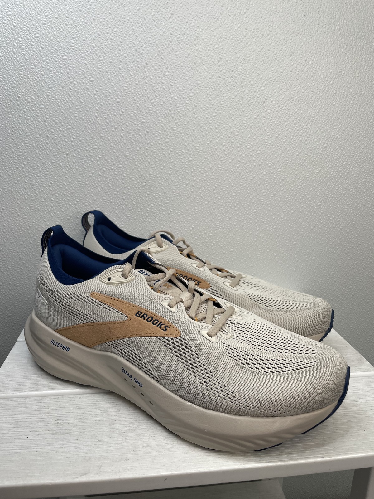 Brooks Glycerin 22 Mens Size 14 Beige Polyester/Nylon Knit Running Sneakers