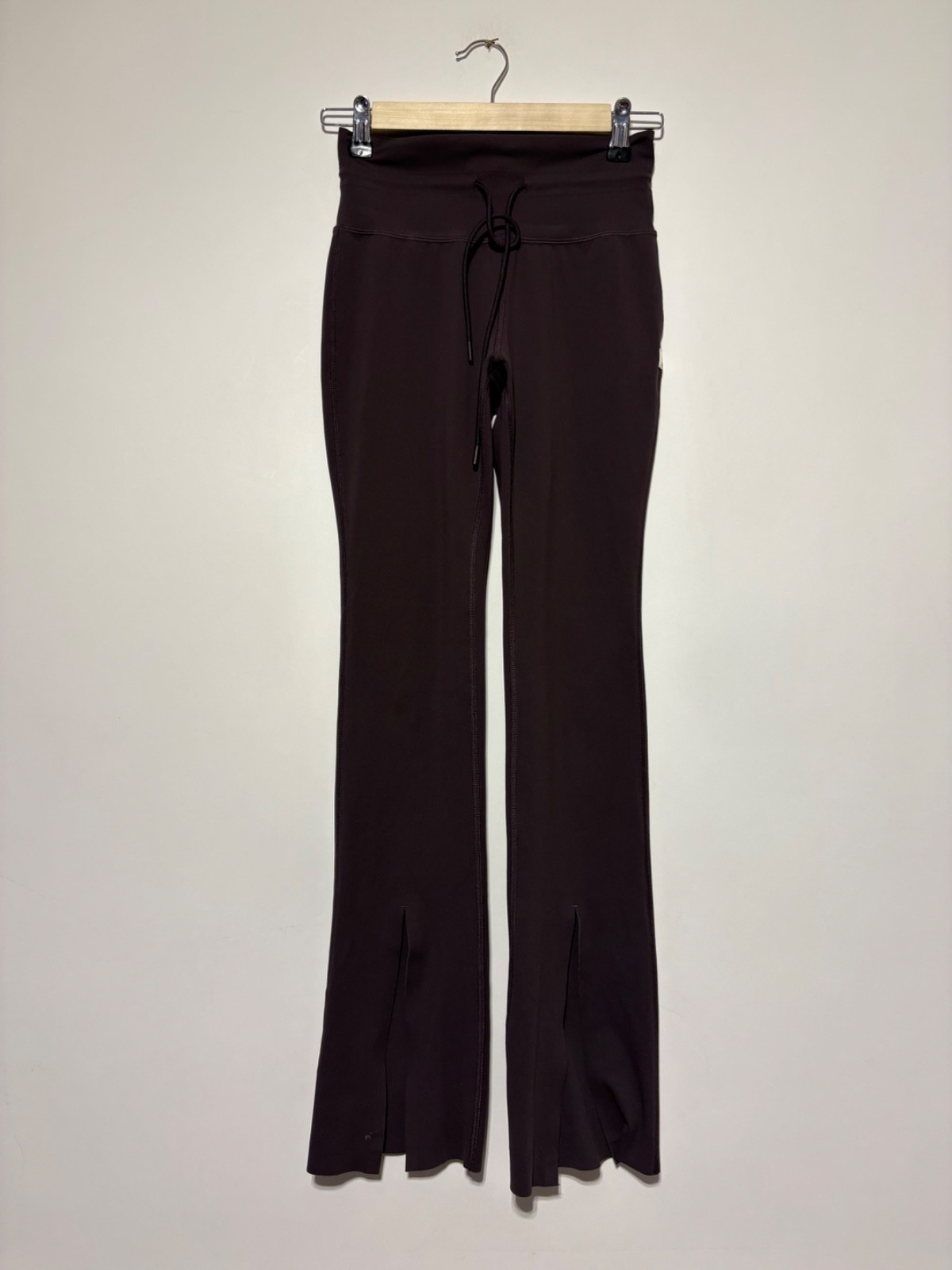 Vuori Women Burgundy Daily Split Flare Pants No Size