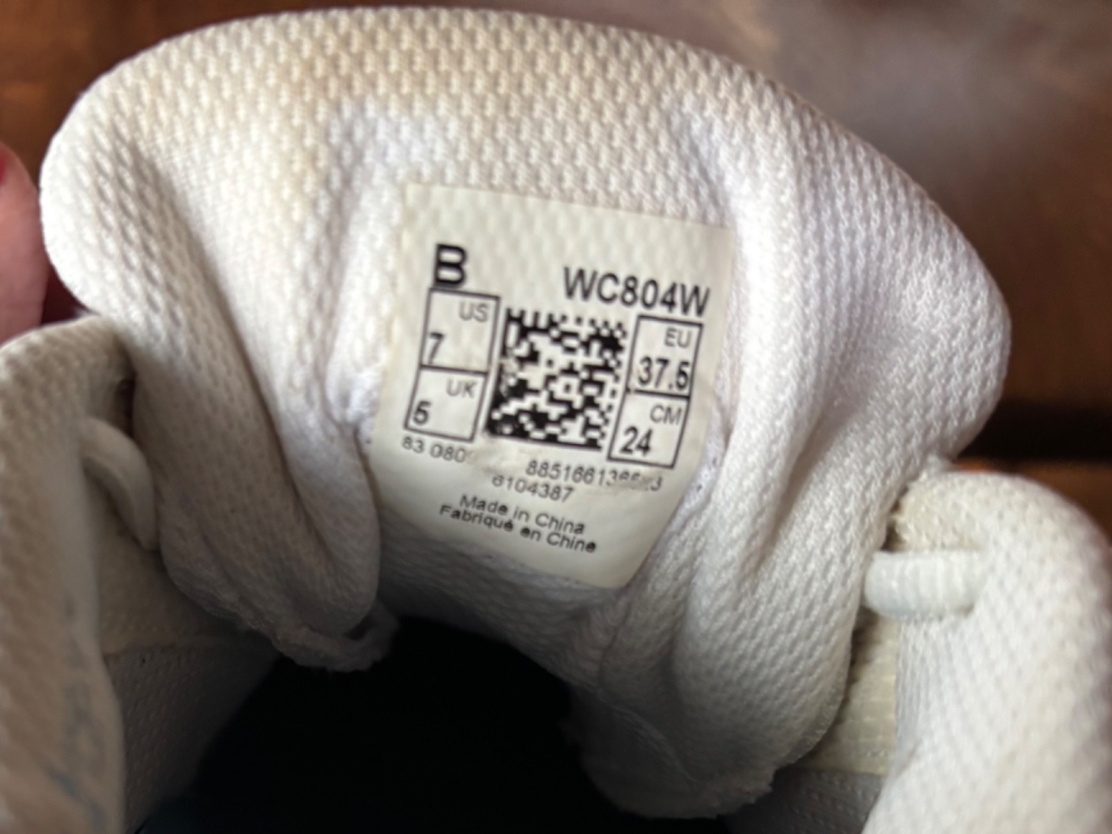 Womens White Tennis New Balance 804 Size 7 very good condition- free shipping