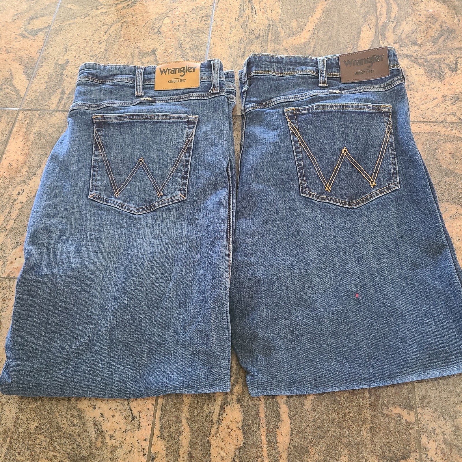 2 Wrangler 1796601 Regular Fit Men’s Jeans 40X29 98% Cotton 2% Elastane