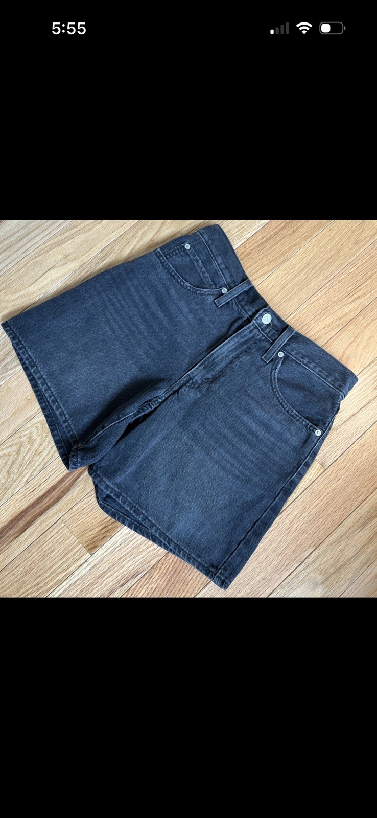 Levi’s Women’s ’94 Baggy Shorts Black Denim Size 27 Mid Thigh Length