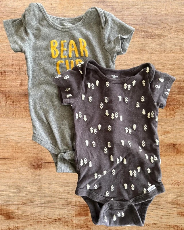 Gerber 6-9M Baby Bodysuit Bundle 2 Pack Bear Cub & Tree Print