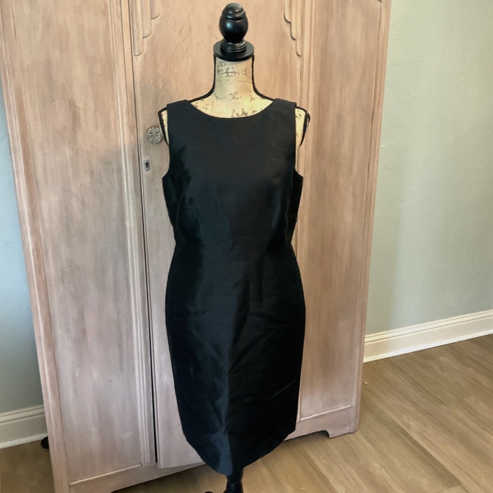 Talbots Classic Black Silk & Wool V Back Career Event Sheath Dress wool silk 10