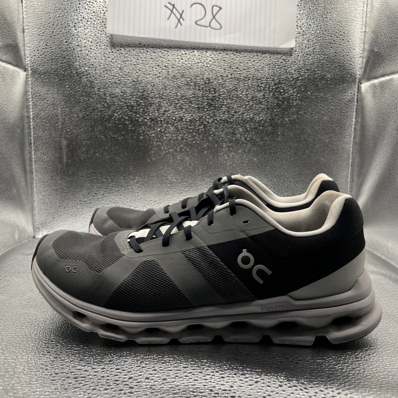 Size 10 – On Cloudrunner – Eclipse / Black – Womens – 46.98643
