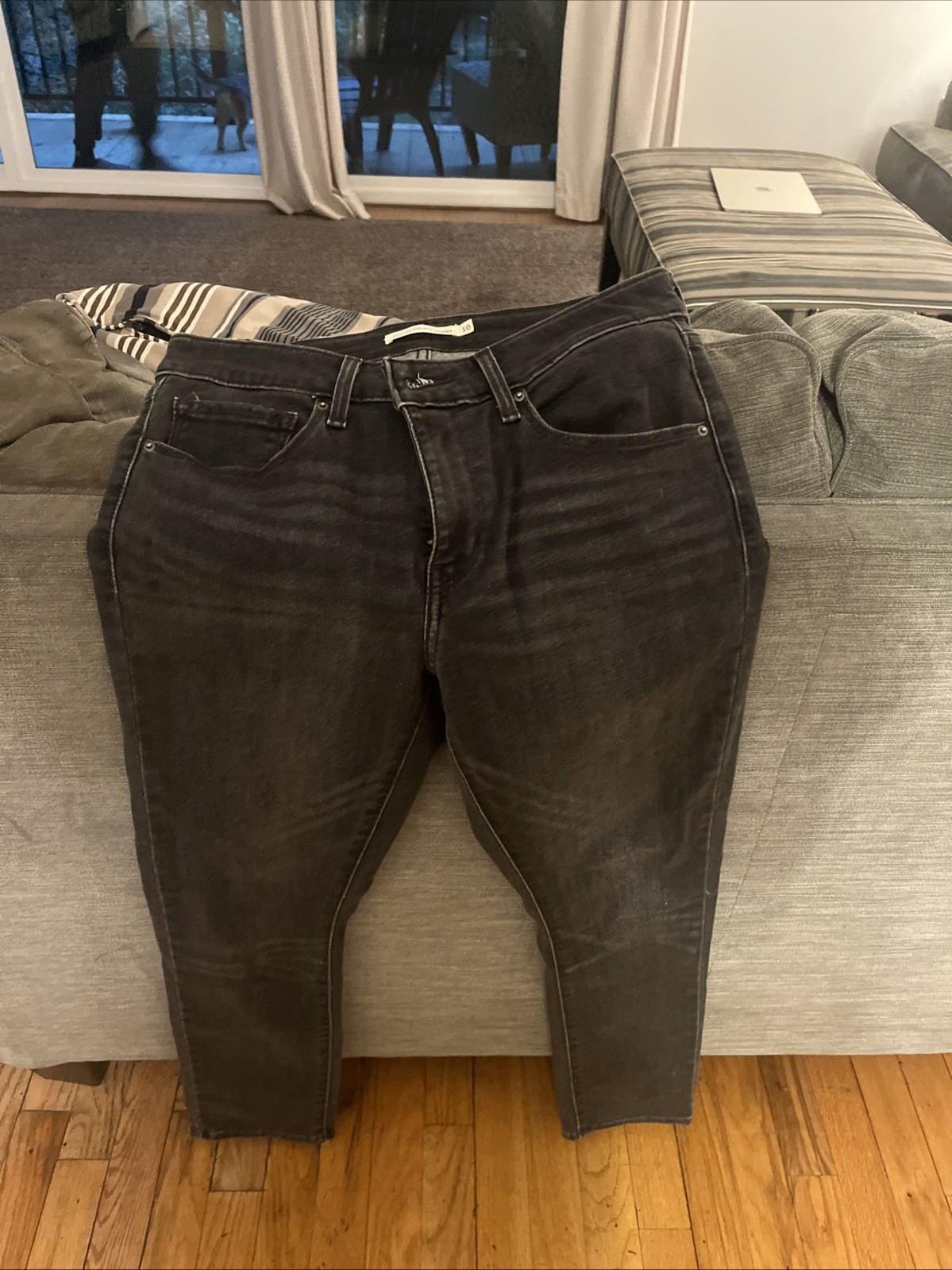 Levi’s Women’s Classic Mid Rise Skinny Size 10 W30 L28 Black Stretch Denim