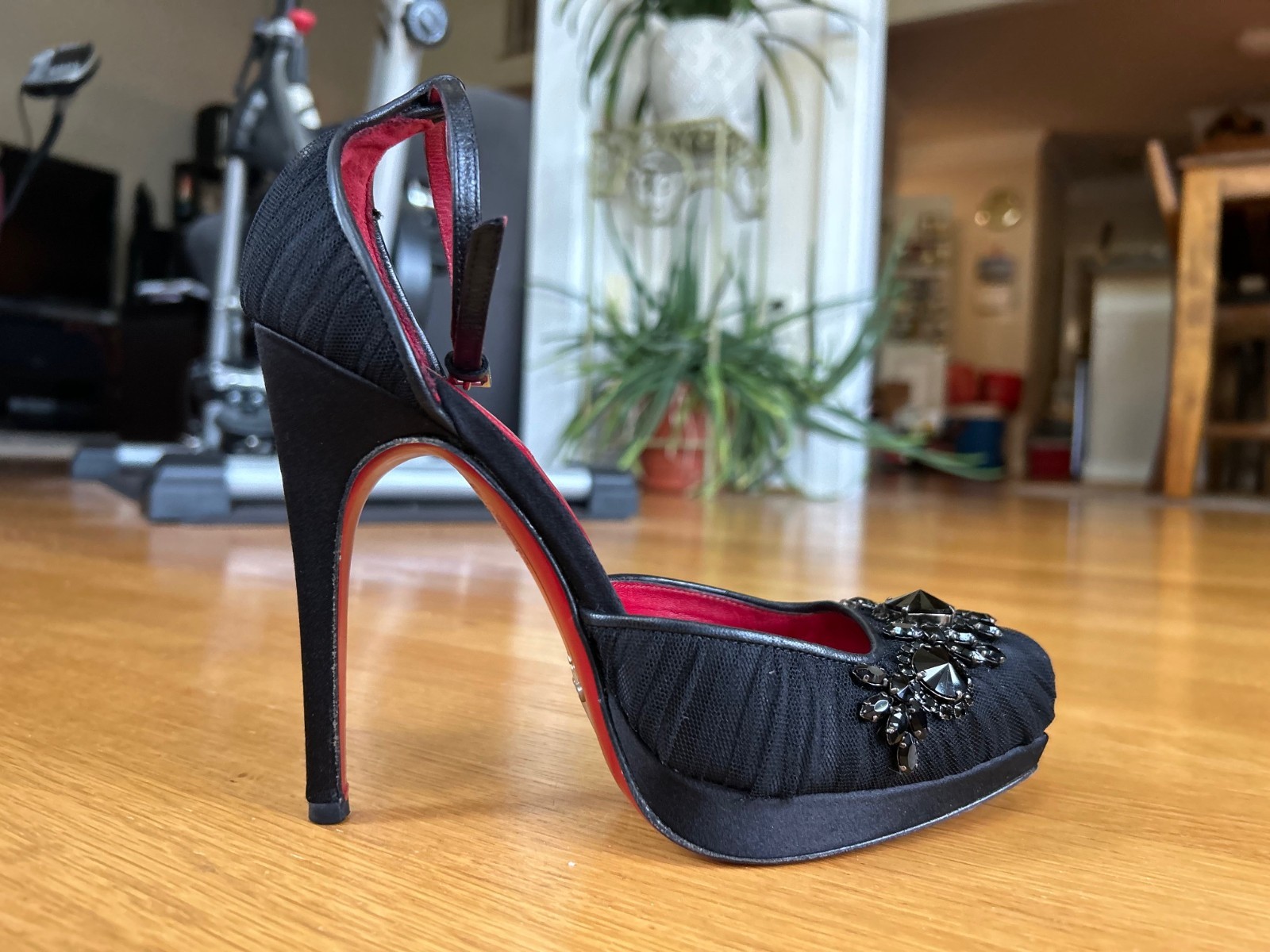 CESARE PACIOTTI Black Crystals Satin & Mesh Pumps Size 7.5 IT 37.5 Good Cond.