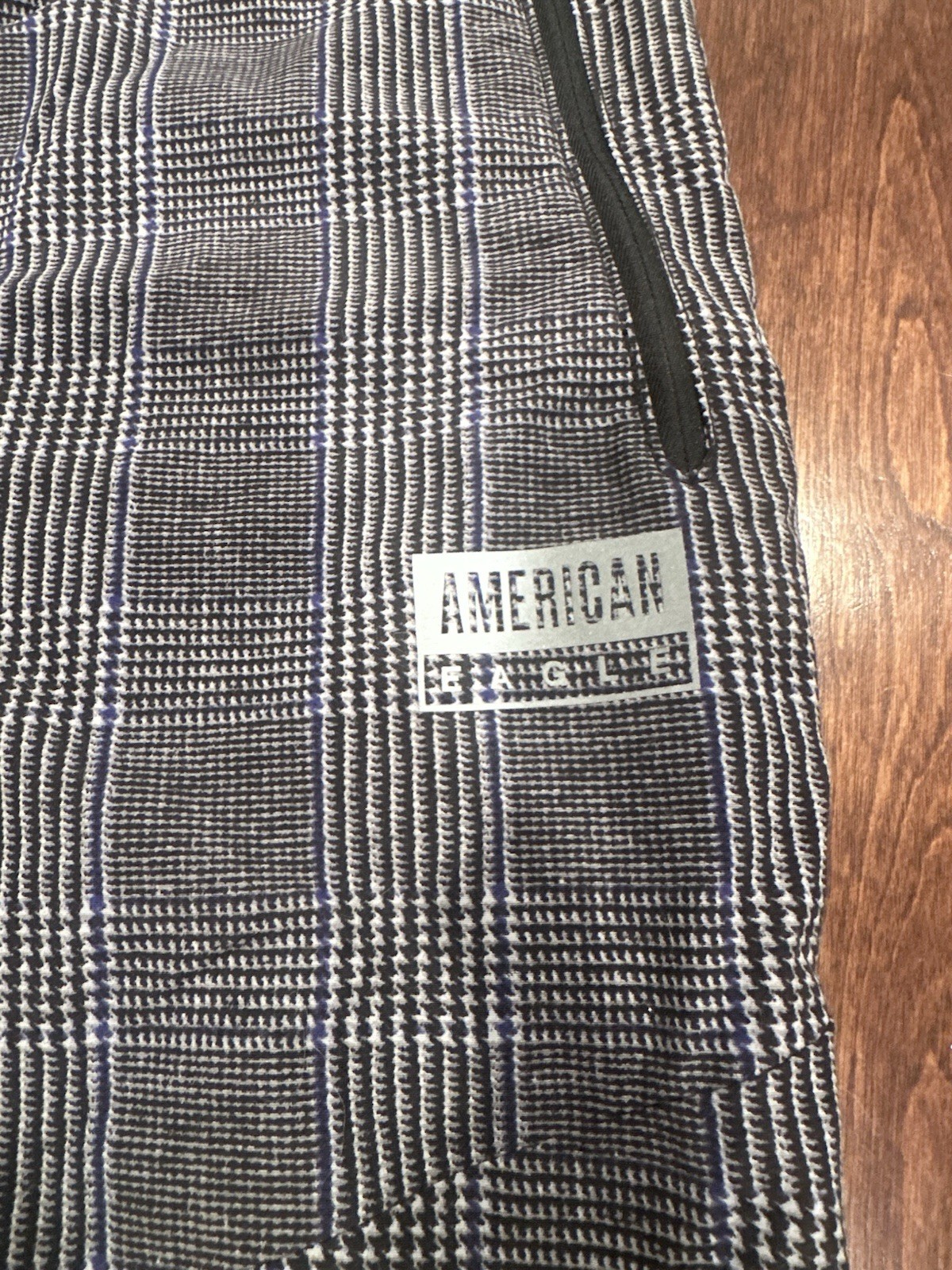 American Eagle Joggers Large Checkered Gray Casual Outdoor Active Unisex Pants