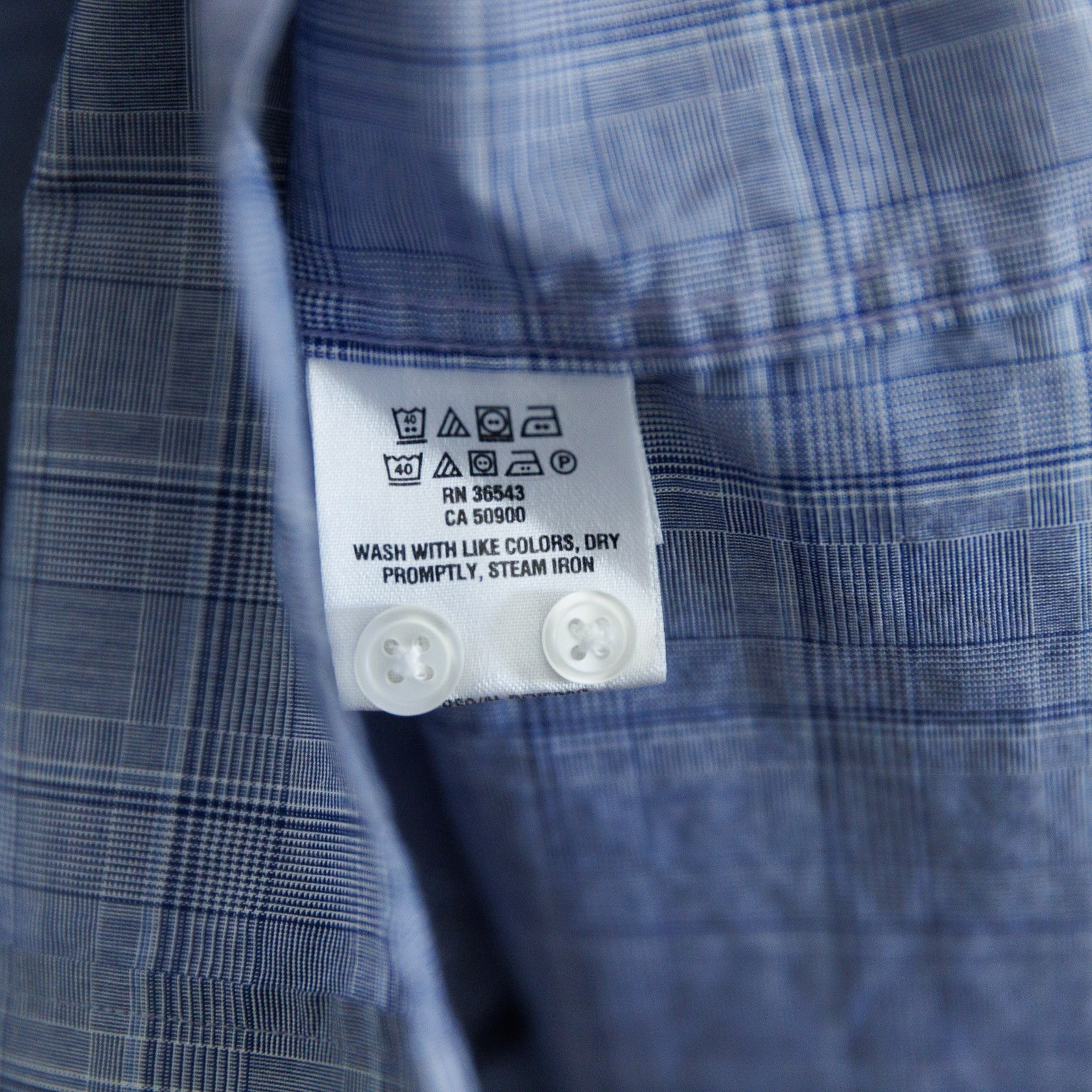Tommy Hilfiger Mens XL Blue Plaid Button Down Shirt Regular Fit Wrinkle Free