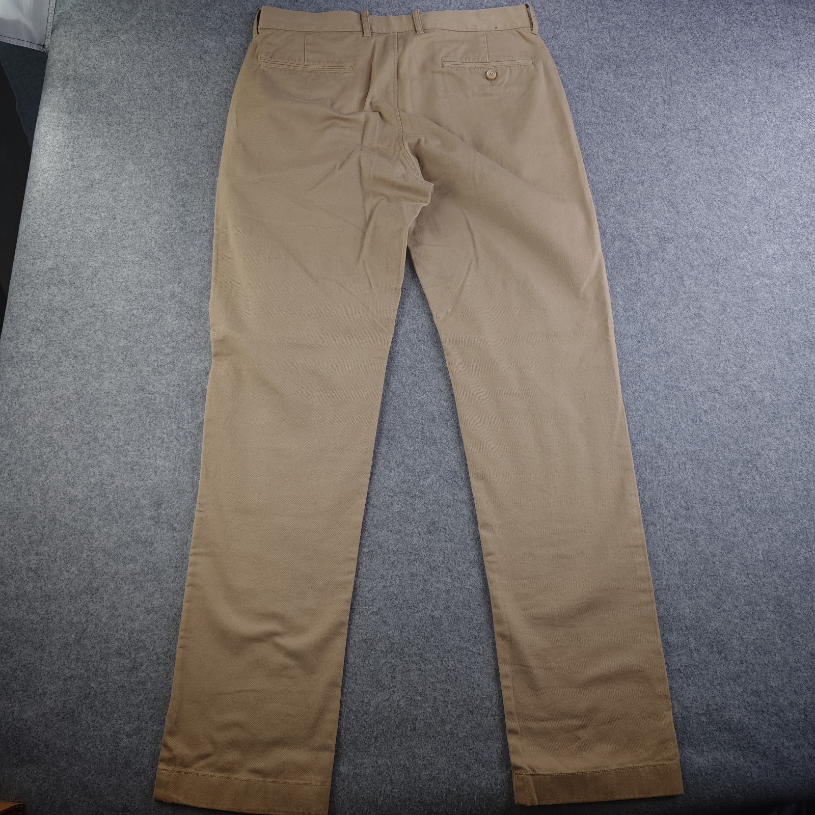 J Crew The Sutton Pants Mens 32×34 Beige Solid Tan 100% Cotton Straight Leg