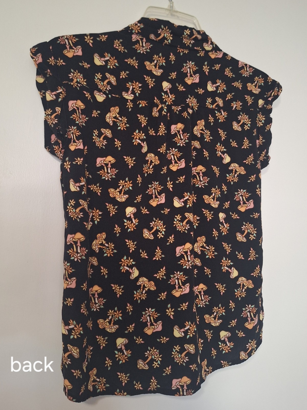 No Boundaries XS Woven Button-Up Blouse Collared Floral Mushroom Print