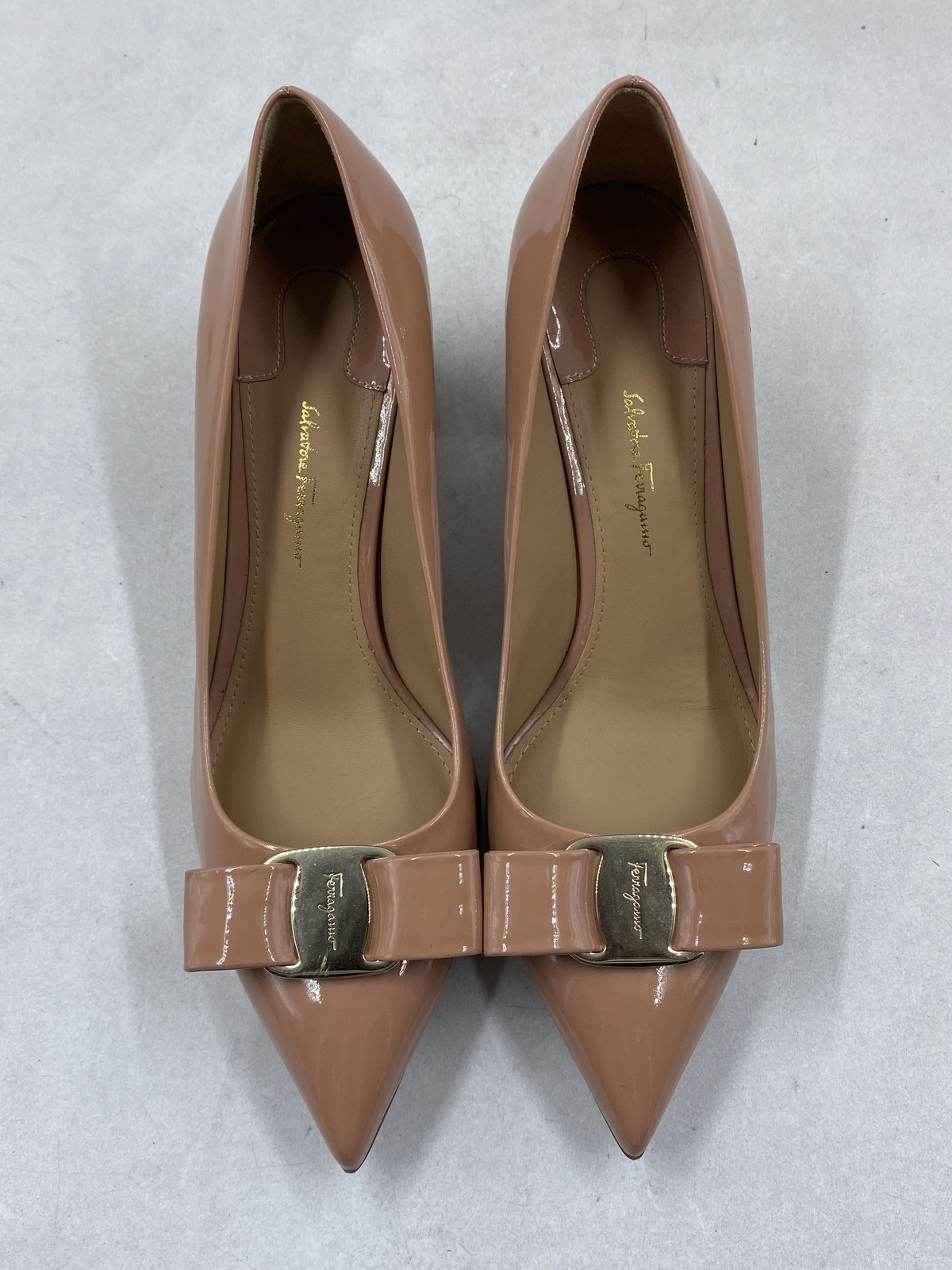 Salvatore Ferragamo Vara Bow Pointed Toe Nude Patent Block Heel Pumps Size 11C