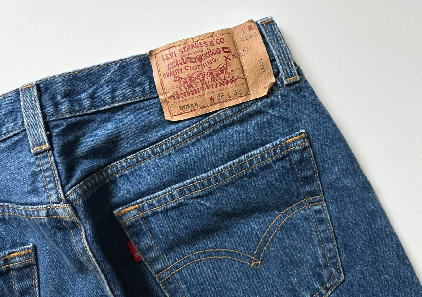 VTG Men’s Levi’s 501xx Button Fly Blue Denim Jeans 33×29 USA Made 90s