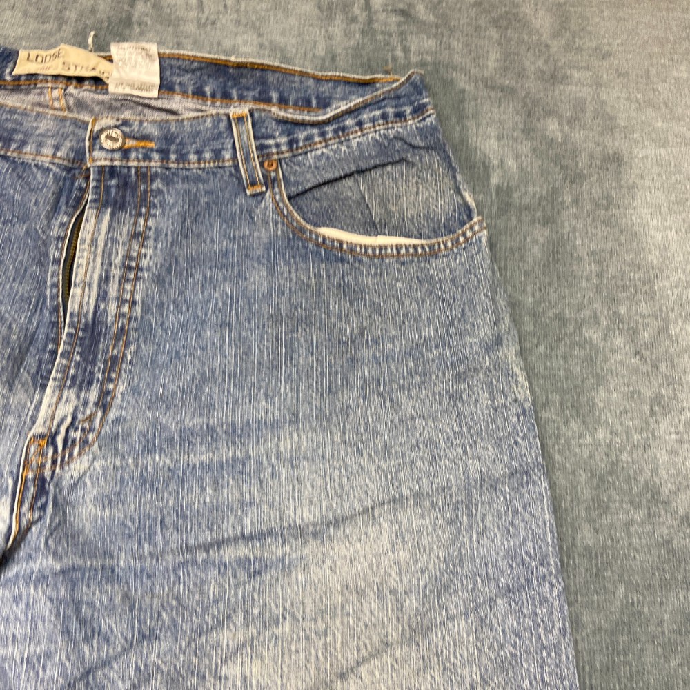 Levi’s 569 Straight Jeans Mens 38×32 Blue Denim Cotton Frayed Hem Relaxed Fit